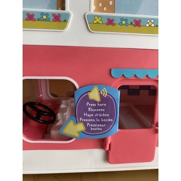 Peppa Pig Peppa’s Family MOTORHOME Vehicle To RV Playset With 4 Figures NEW - Picture 3 of 12